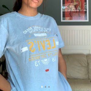 LEVI GRAPHIC TEE